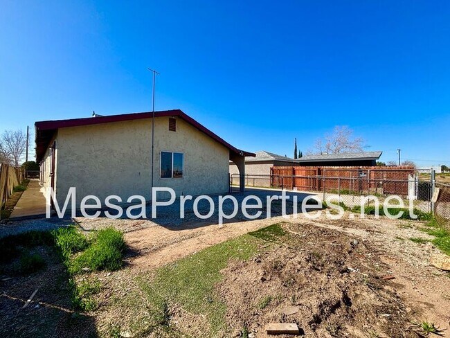 Building Photo - 16142 Orange St