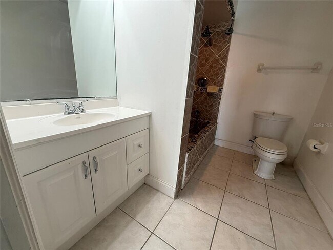 Building Photo - 1001 S Wapello St