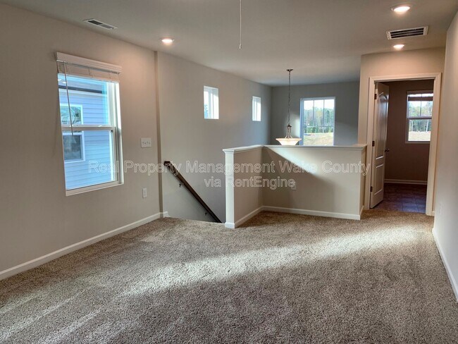Building Photo - 3116 Lake Barkley Way