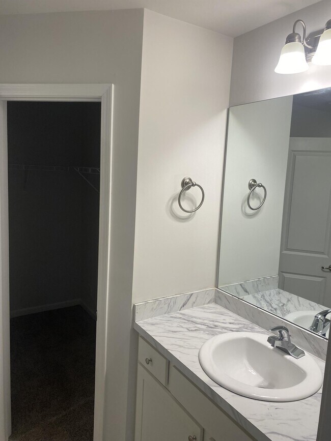 Building Photo - 5054 Shirley Ct
