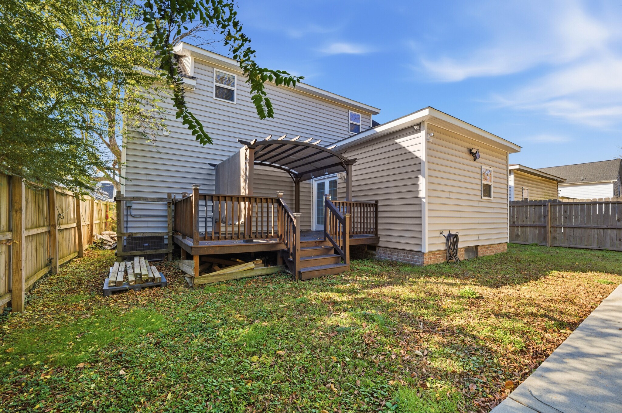 Building Photo - 16 Bagley St