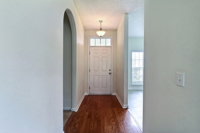 Building Photo - 3 Bedroom 2 Bathroom Live Oak - Richmond Hill