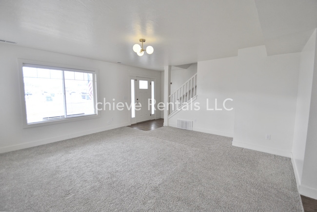 Building Photo - 2066 S 1400 W