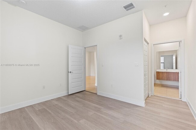 Building Photo - 7831 NW 104th Ave