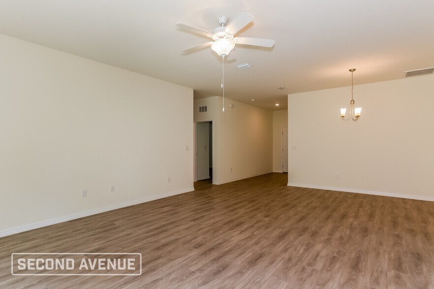 Building Photo - 4546 Crowell Ln