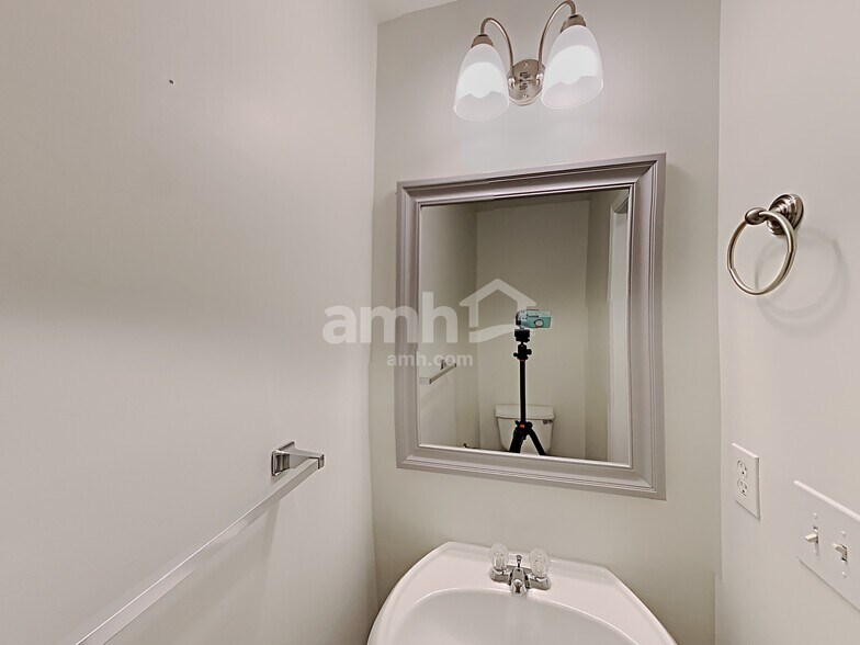 Building Photo - 5179 Centennial Creek View NW