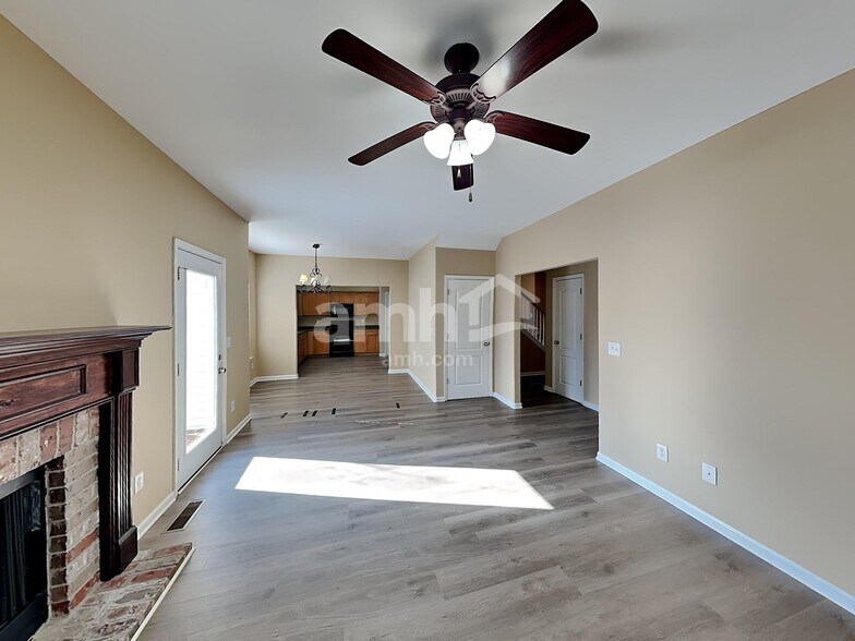 Building Photo - 1824 Baslia Ln