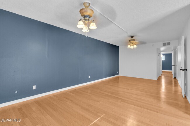 Building Photo - 4200 Wallington Dr