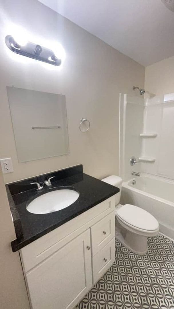 Building Photo - Convenient Columbia Living – Renovated Duplex Near Two Notch & Forest Dr