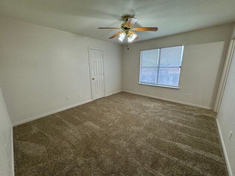 Building Photo - 311 Cedar Ridge Dr