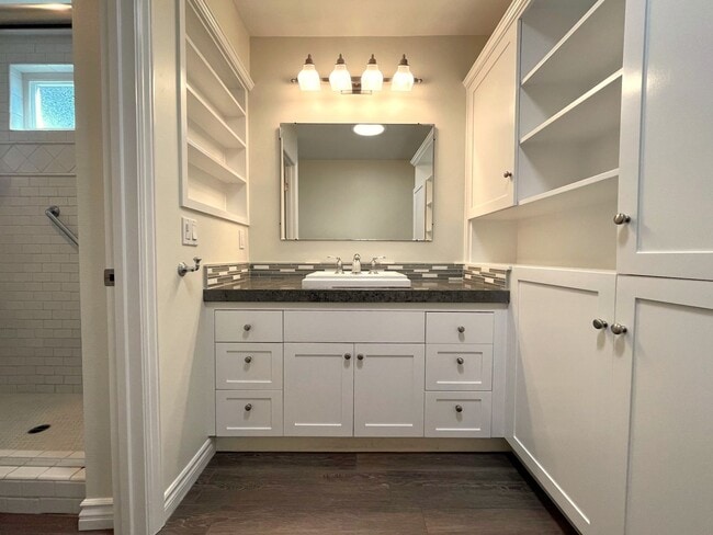 Building Photo - Most Charming Home in La Costa