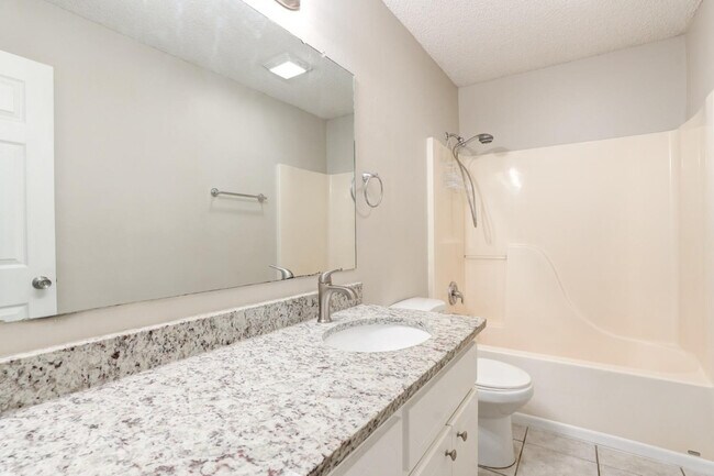 Building Photo - 6113 6th St