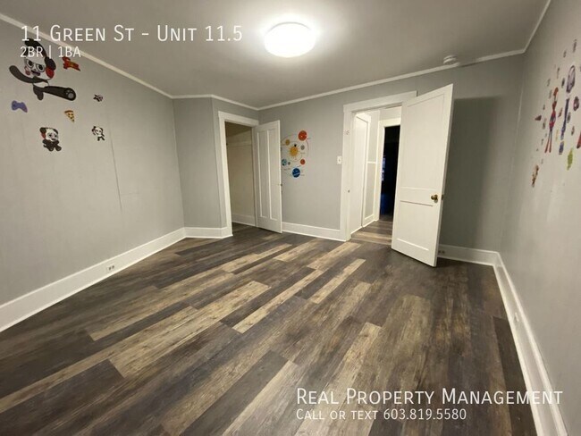 Building Photo - 11 Green St