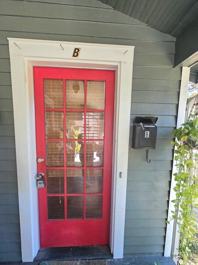 Building Photo - Kenan Street