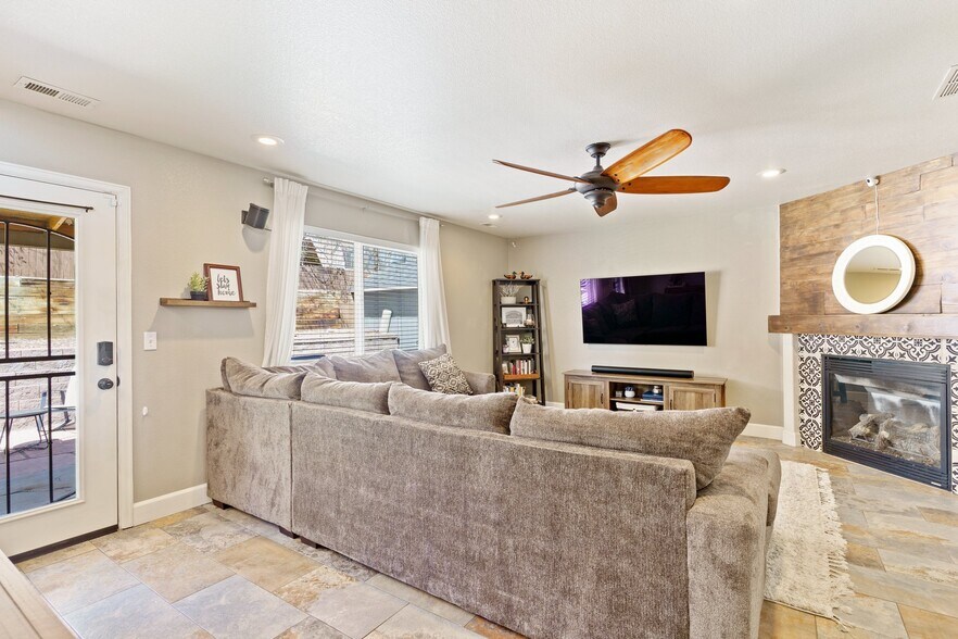 Building Photo - 4752 Canyon Wren Ln