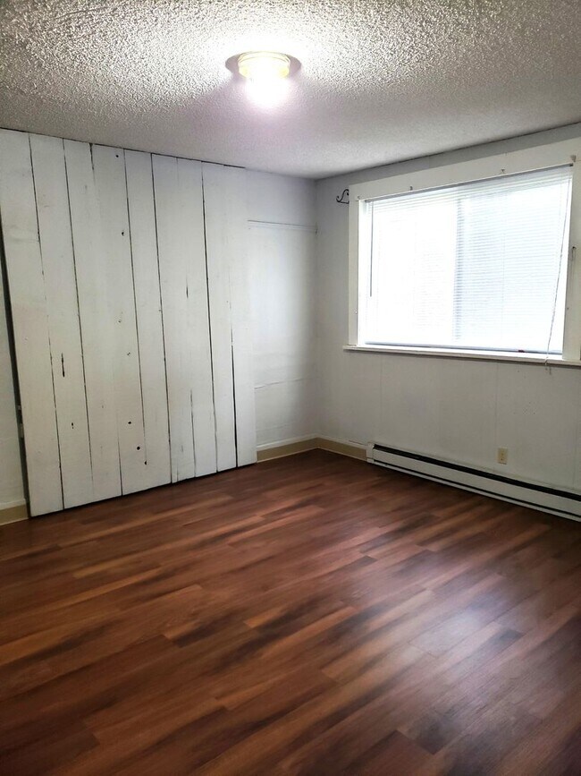 Building Photo - 823 High St