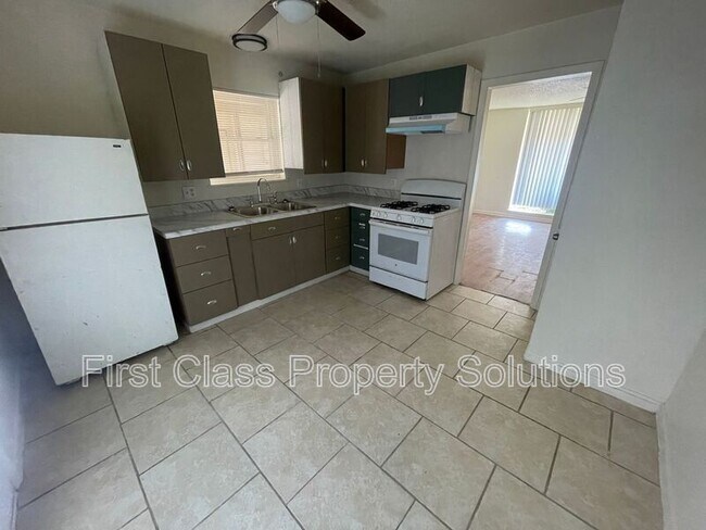 Building Photo - 1731 NW 32nd St