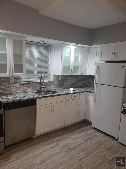 Building Photo - LITTLEFIELD AVENUE