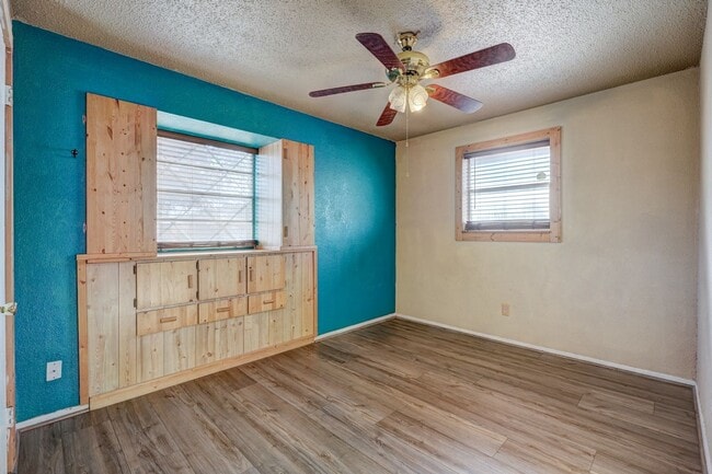 Building Photo - Charming 3 Bed 2 Bath  - Moore, OK