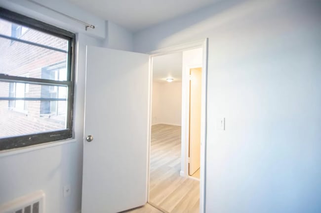 Building Photo - 6515 JFK Blvd E