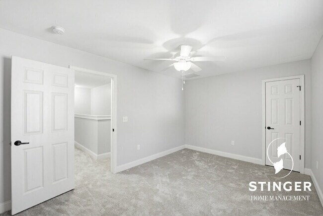 Building Photo - 379 Dante Cir