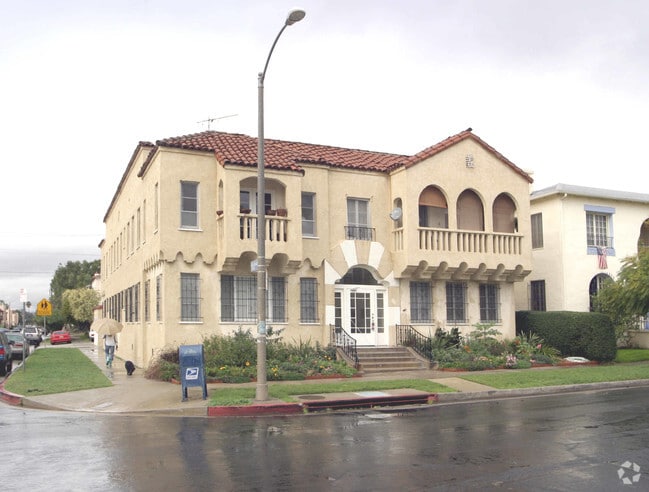 Building Photo - 501 N Spaulding Ave