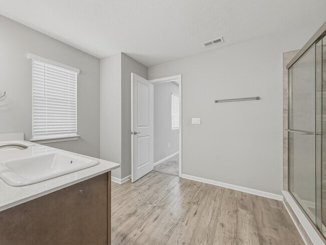 Building Photo - 2557 Plano Dr