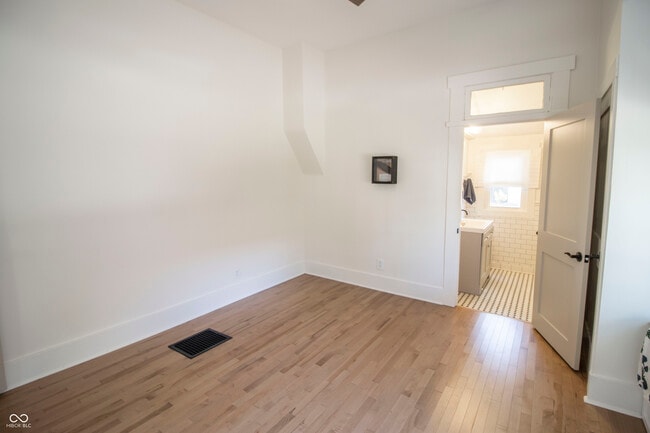 Building Photo - 1383 Cherry St