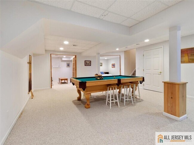 Building Photo - 27 Bodine Dr
