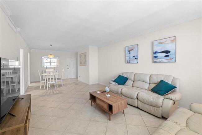 Building Photo - 2501 S Ocean Dr