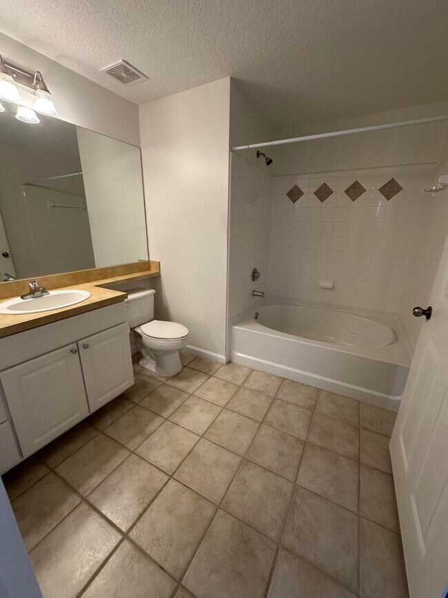 Building Photo - 9905 Baywinds Blvd