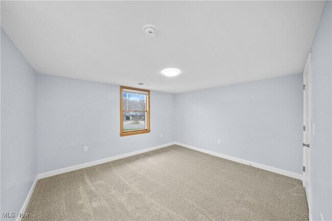 Building Photo - 1735 Merriman Rd