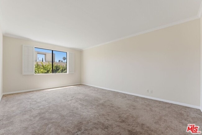 Building Photo - 1315 S Roxbury Dr