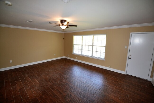 Building Photo - Newly Renovated 3 Bedroom Home in Sherwood...