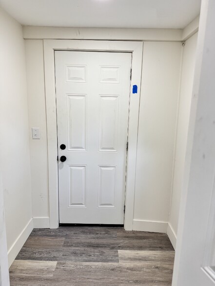 Building Photo - 509 N Elm St