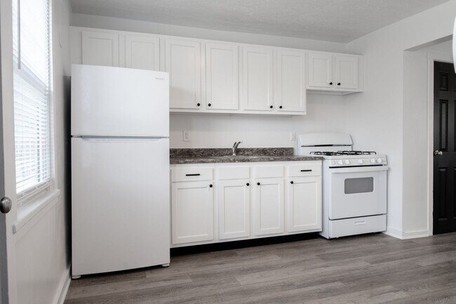 Building Photo - 66 Midland Heights Cir