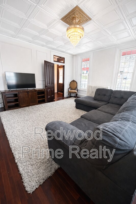 Building Photo - 401 S Center St