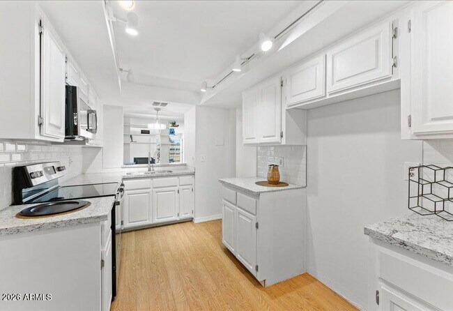 Building Photo - 5122 N 31st Way