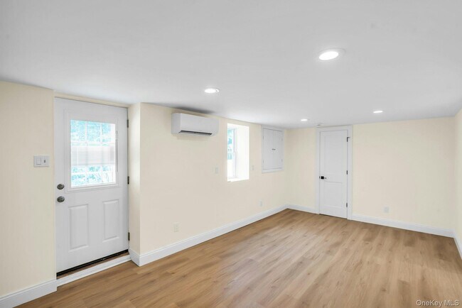 Building Photo - 69 Edgewood Rd