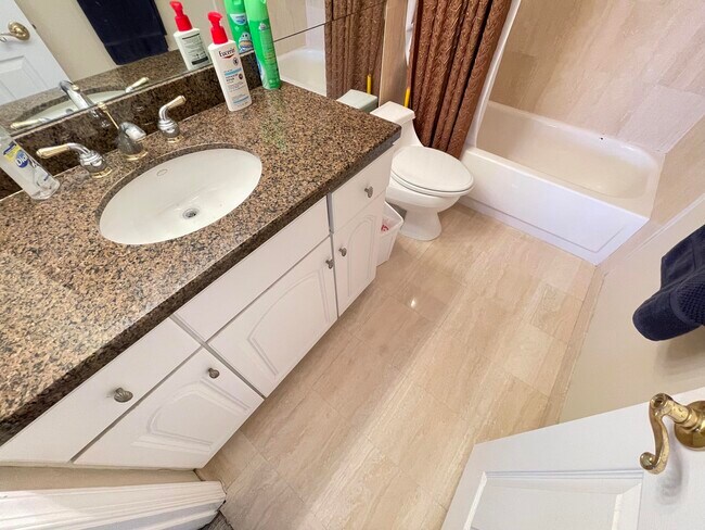 Building Photo - 5600 N Flagler Dr