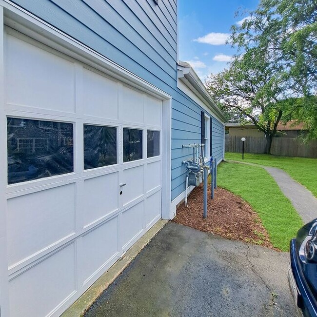 Building Photo - 3279 Chester Grove Rd