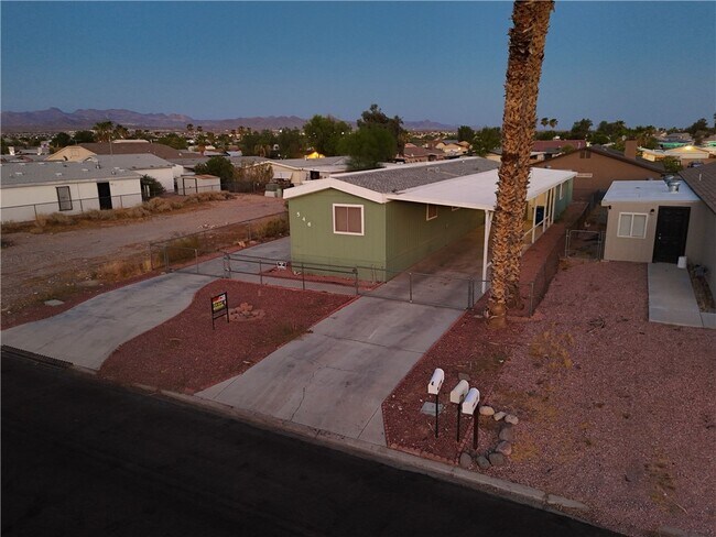 Building Photo - 546 Roadrunner Dr