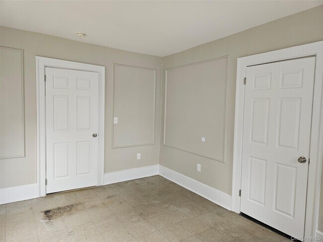 Building Photo - 103 Wickham Ave