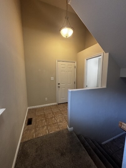 Building Photo - Beautiful Townhomes