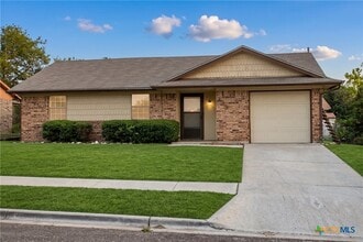 Building Photo - 223 Blanket Dr