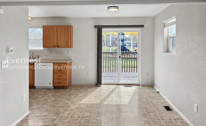 Building Photo - 451 Stardust Ct