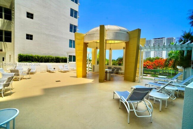 Building Photo - 1830 Radius Dr