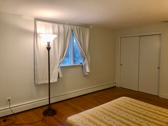 Building Photo - 15 Sycamore Rd