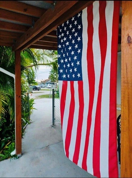 Building Photo - 279 Hach Ln