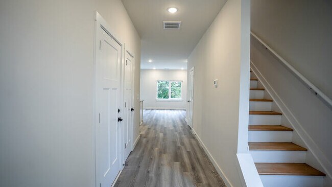 Building Photo - Brand-New Luxury 3BR Townhomes – First Mon...